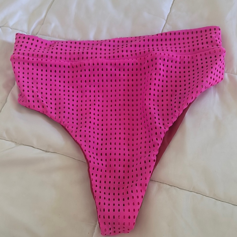 Acacia pink mesh bottom